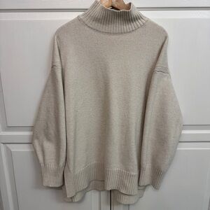 H&M Cream Turtleneck Sweater. Oversized. Cabincore. Cozy size M.